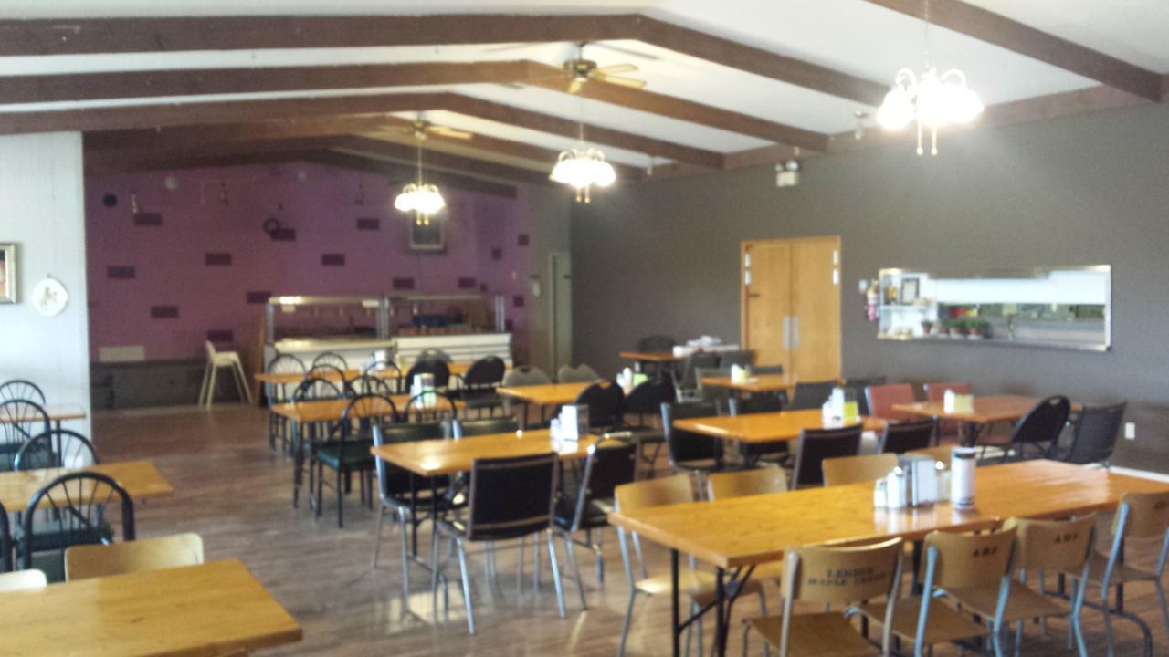 Maple Creek Motor Inn Exterior foto